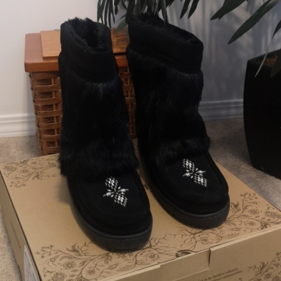 Manitobah Mukluks Shoes - Manitobah Mukluks - half mukluk in black